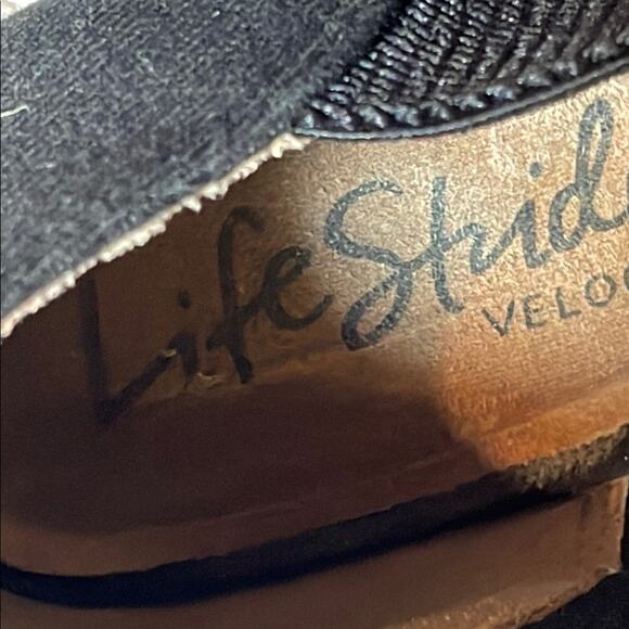 Life Stride Black Espadrille Flats. 8M - Picture 2 of 4